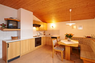 Gemütlicher Wohnraum mit vollausgestatteter Küche